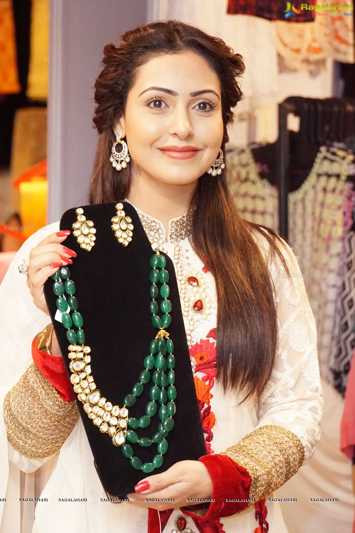 Nandini Rai inaugurates Akritti Elite Exhibition at Taj Krishna, Hyderabad (Aug. 2015)