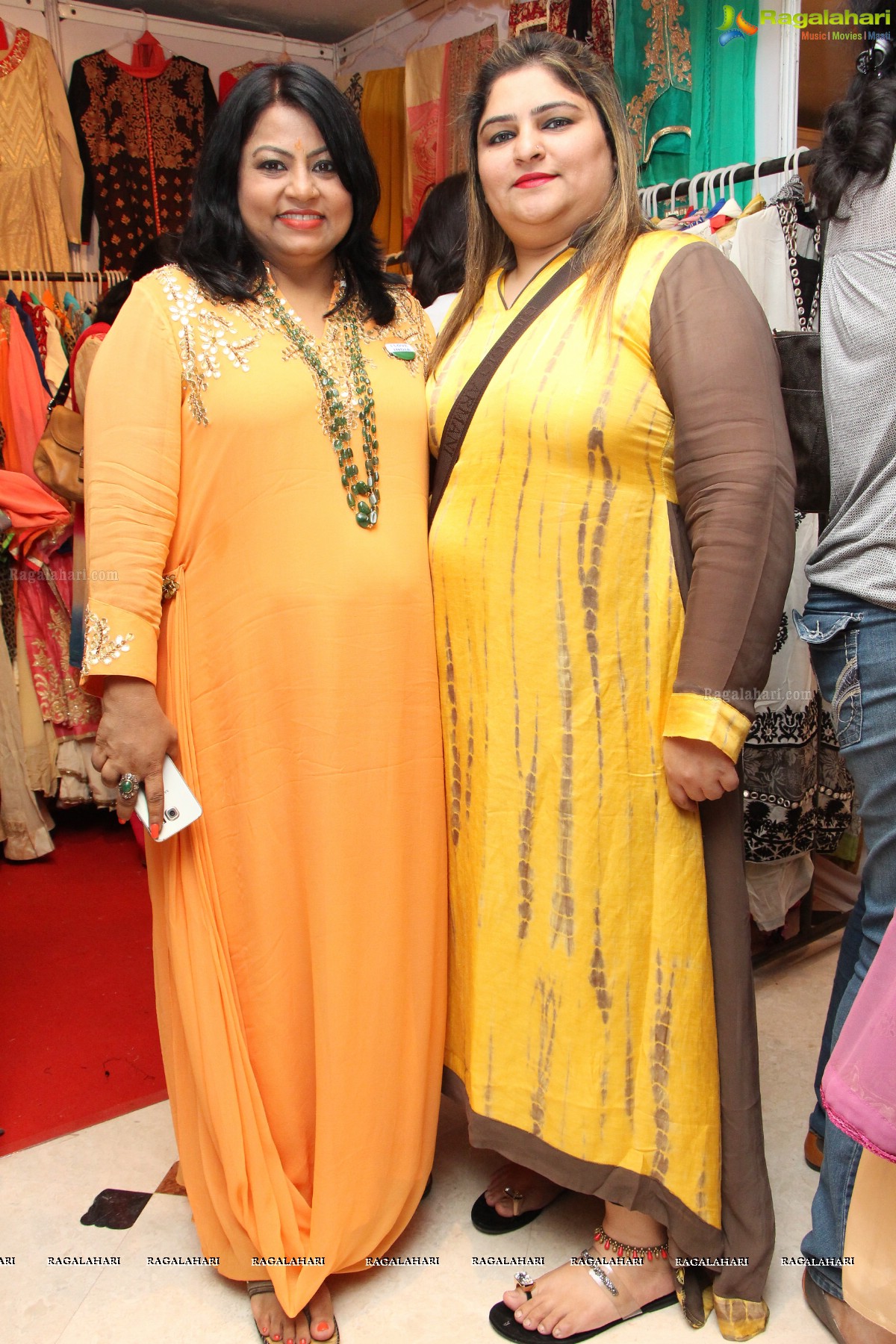 Nandini Rai inaugurates Akritti Elite Exhibition at Taj Krishna, Hyderabad (Aug. 2015)