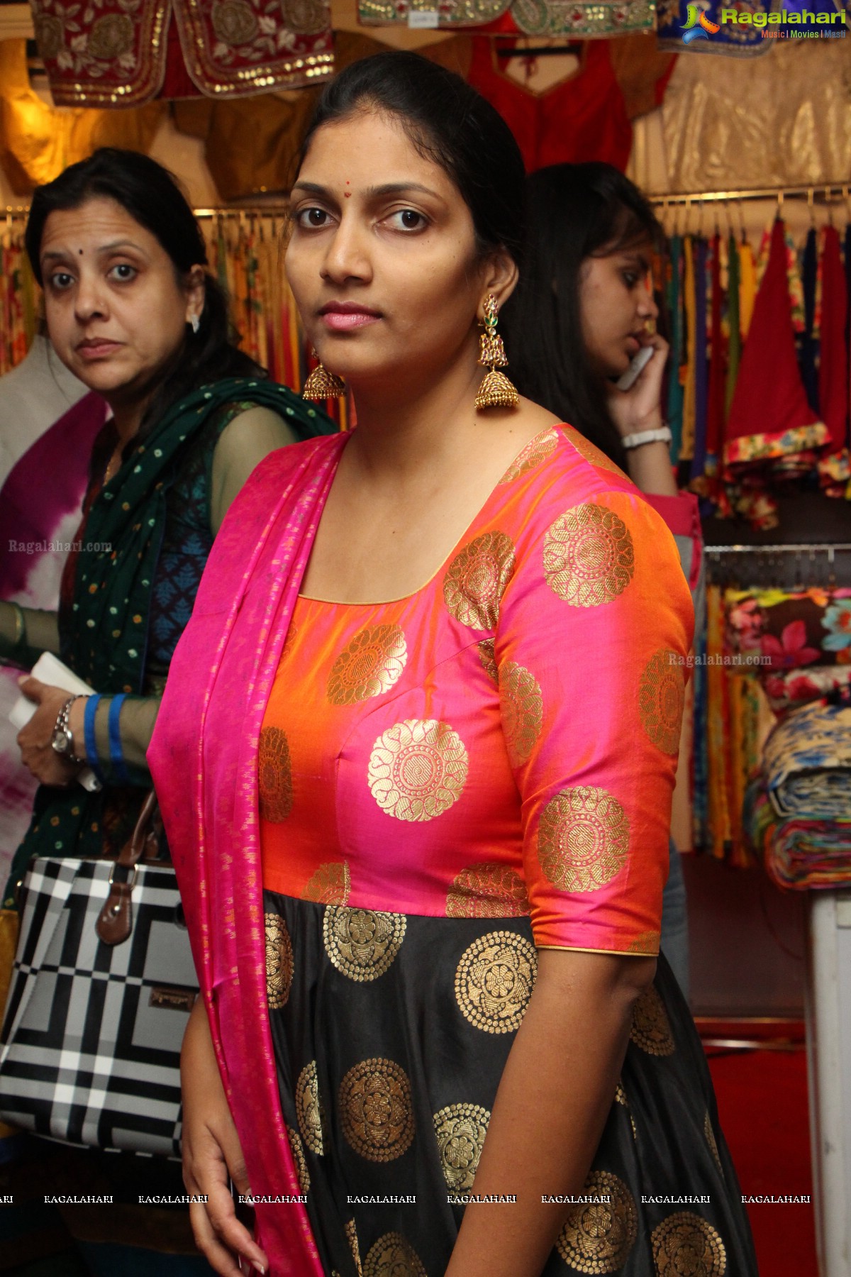 Nandini Rai inaugurates Akritti Elite Exhibition at Taj Krishna, Hyderabad (Aug. 2015)