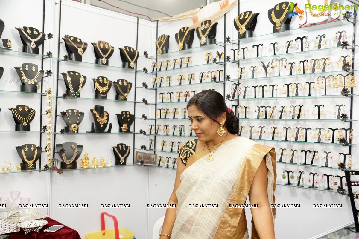 Allure Vastra Vibha Exhibition at Sri Satya Sai Nigamagamam (Day 3)