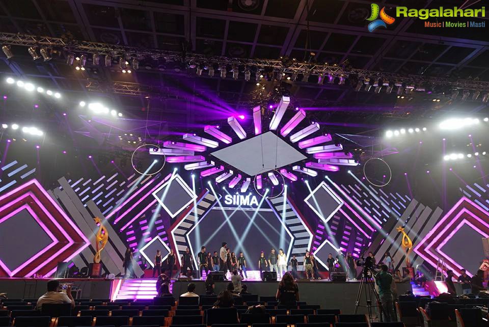 Celebs at SIIMA 2015