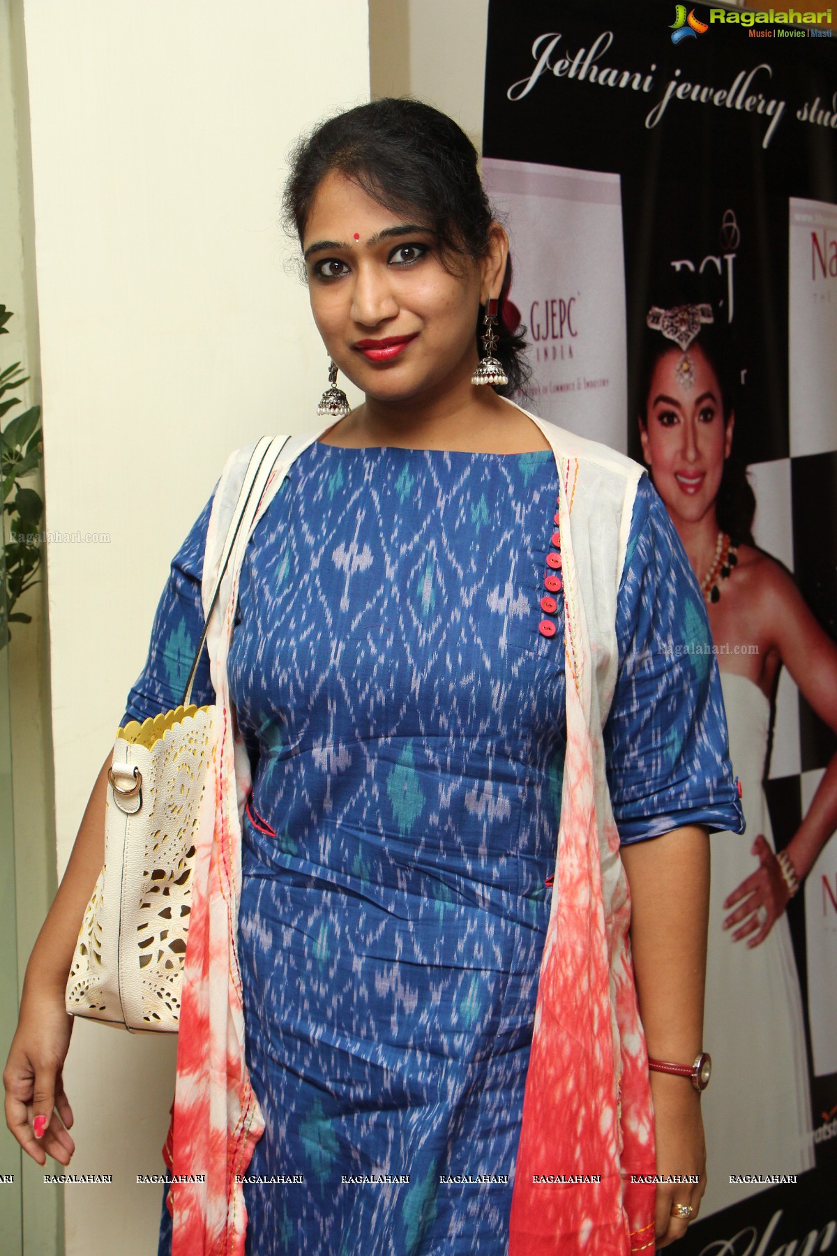 Archana inaugurates Desire Exhibition (Aug 2015) at Taj Krishna, Hyderabad