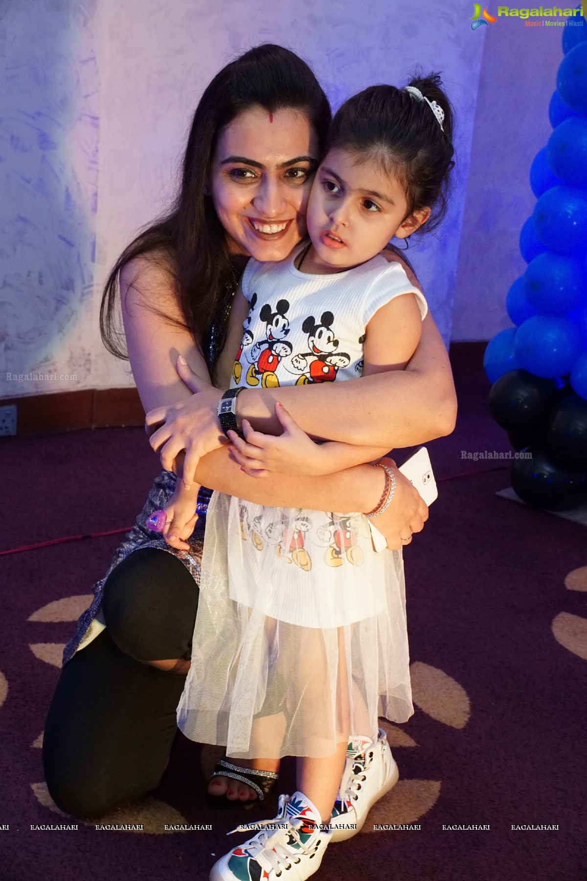 DJ Piyush Bajaj's Son Yohan 1st Birthday Celebrations at The Park, Hyderabad