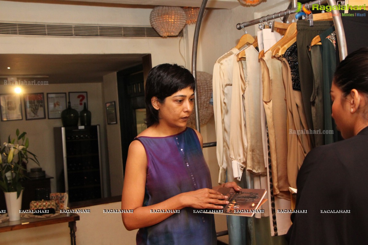 Encrustd Exhibition by Deepa Chikarmane at Fusion 9, Hyderabad