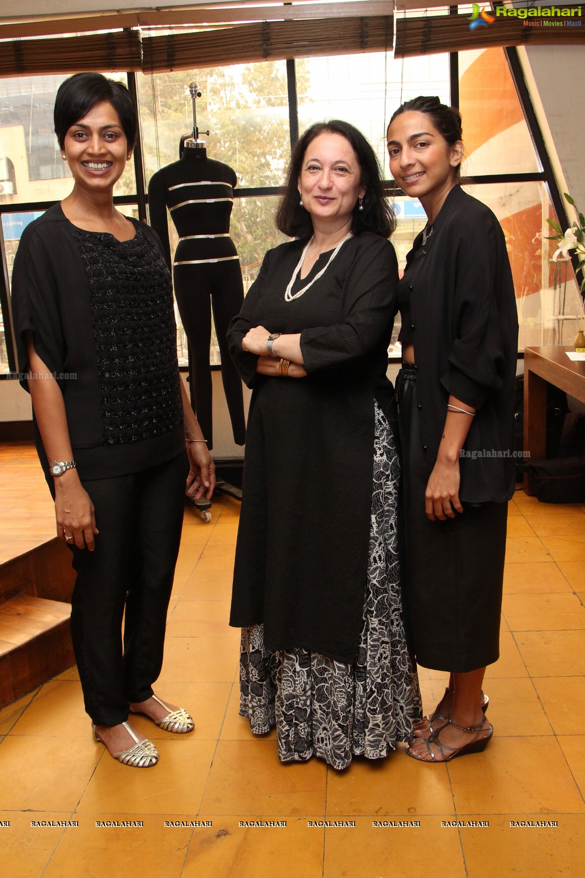 Encrustd Exhibition by Deepa Chikarmane at Fusion 9, Hyderabad