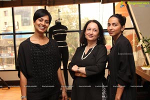 Encrustd Exhibition by Deepa Chikarmane