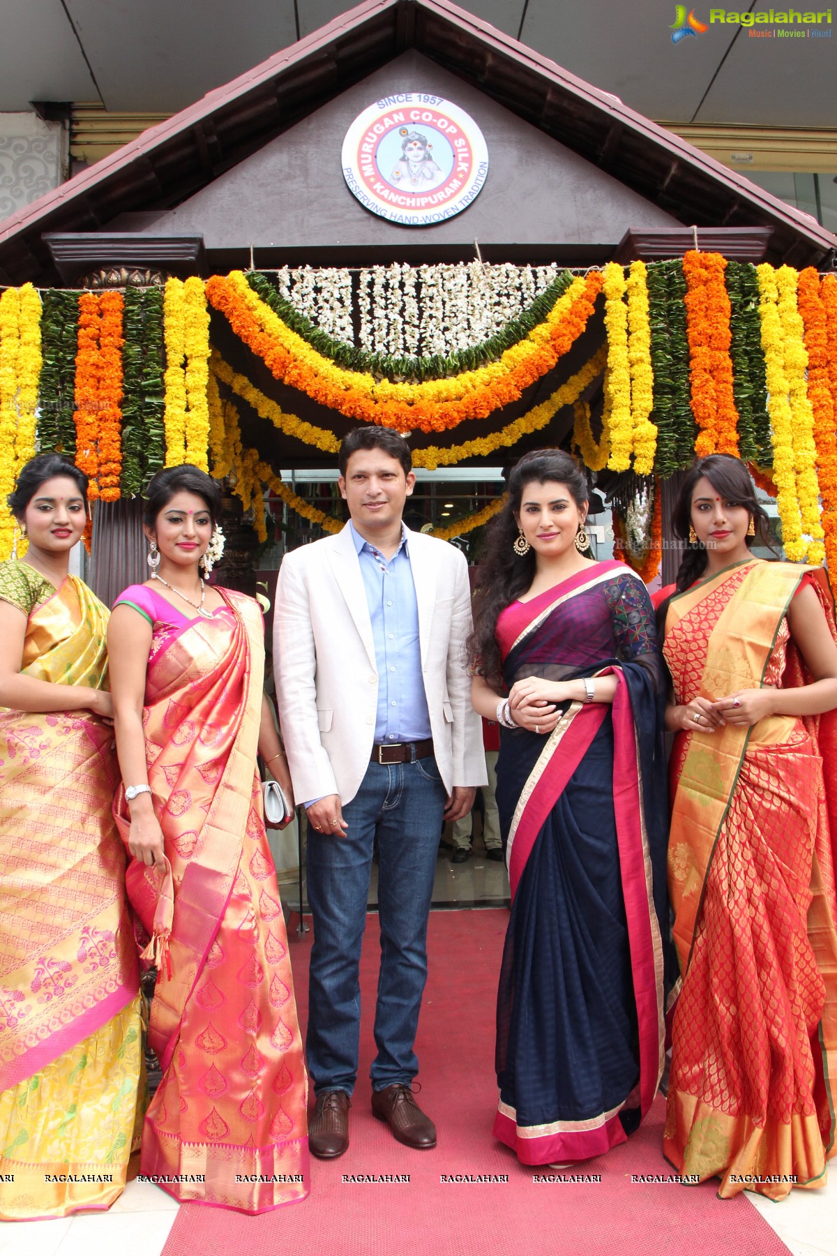 Launch of Kancheevaram Collection at Srinivasa Textiles by Actress Archana, Khenisha, Sita and other models