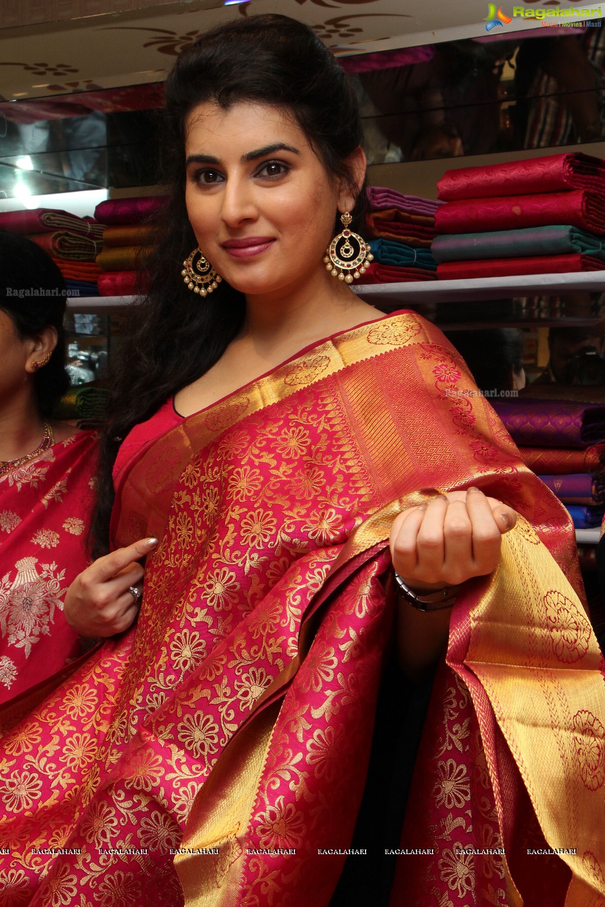 Launch of Kancheevaram Collection at Srinivasa Textiles by Actress Archana, Khenisha, Sita and other models