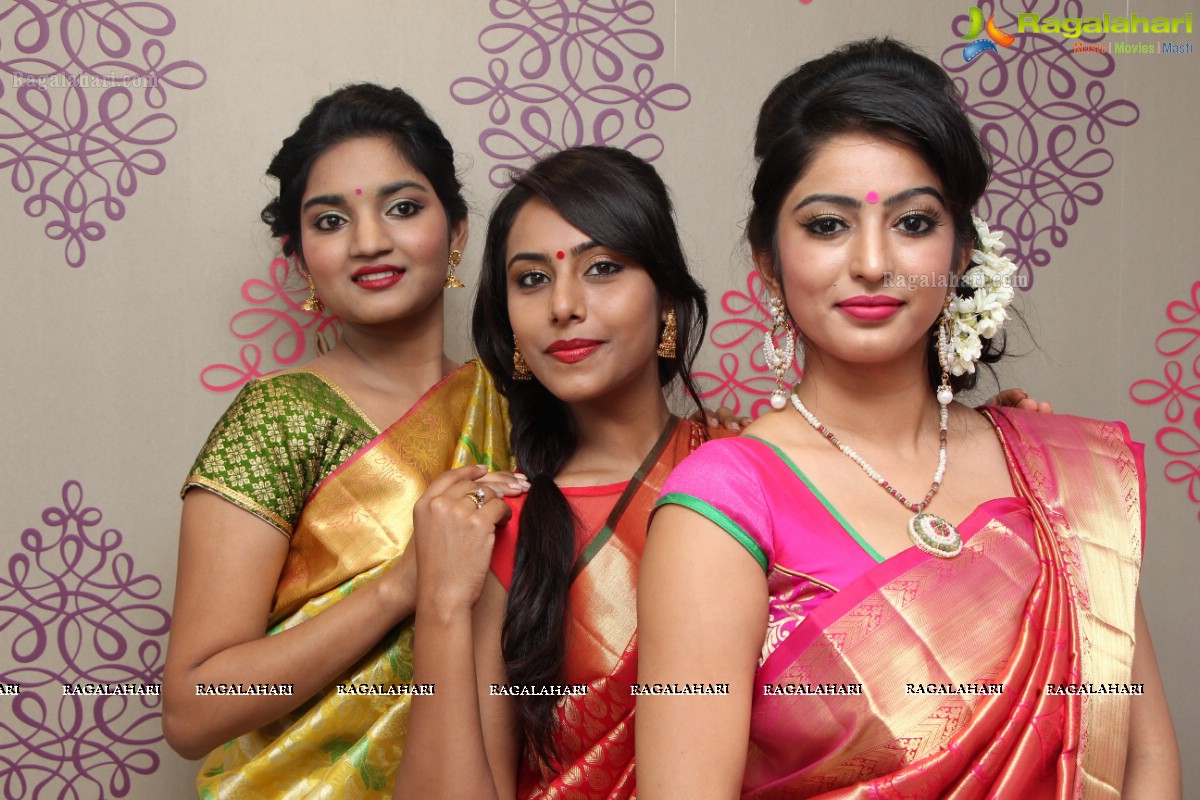 Launch of Kancheevaram Collection at Srinivasa Textiles by Actress Archana, Khenisha, Sita and other models