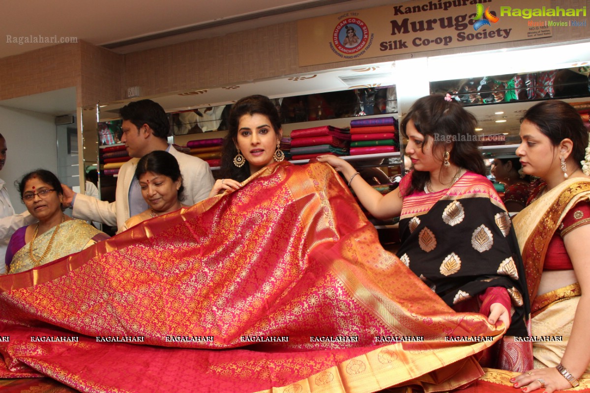 Launch of Kancheevaram Collection at Srinivasa Textiles by Actress Archana, Khenisha, Sita and other models