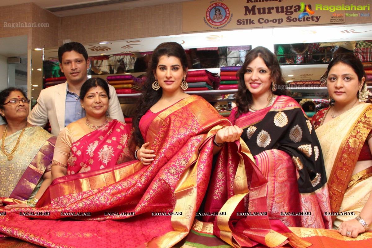 Launch of Kancheevaram Collection at Srinivasa Textiles by Actress Archana, Khenisha, Sita and other models