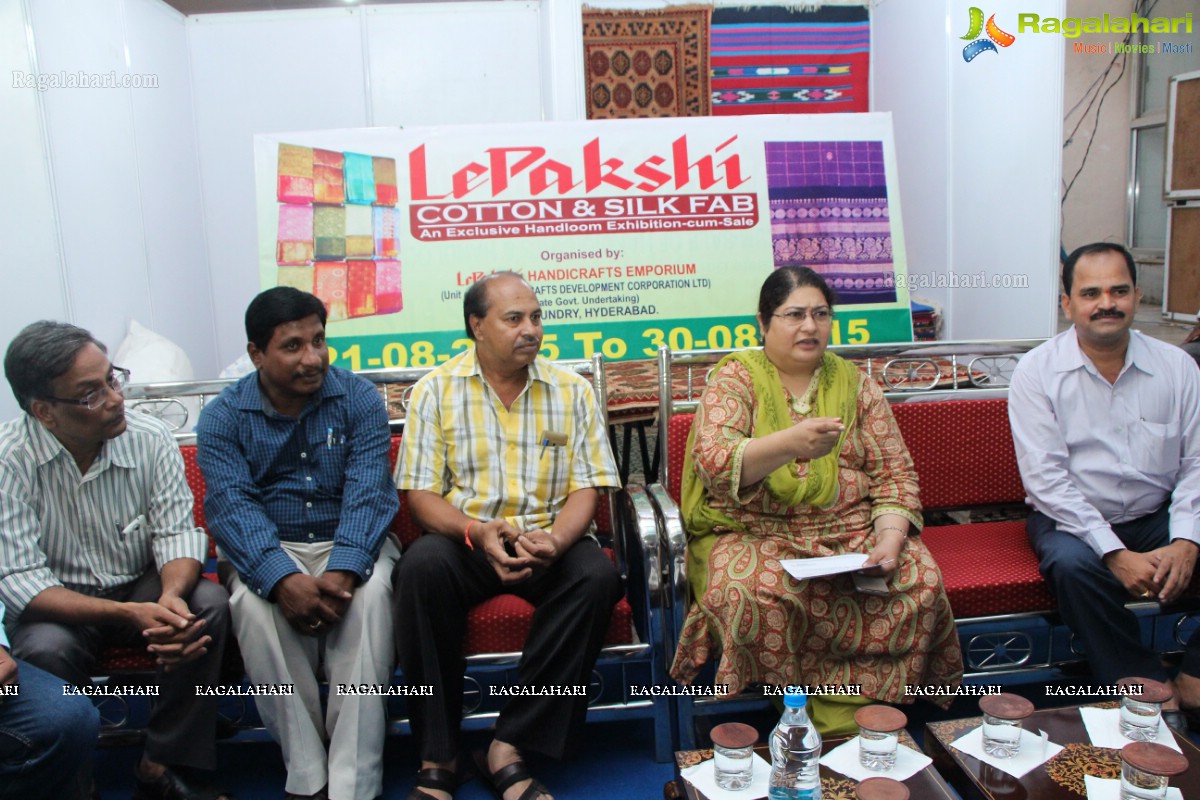 Lepakshi Cotton and Silk Fab at Sri Satya Sai Nigamagamam, Hyderabad