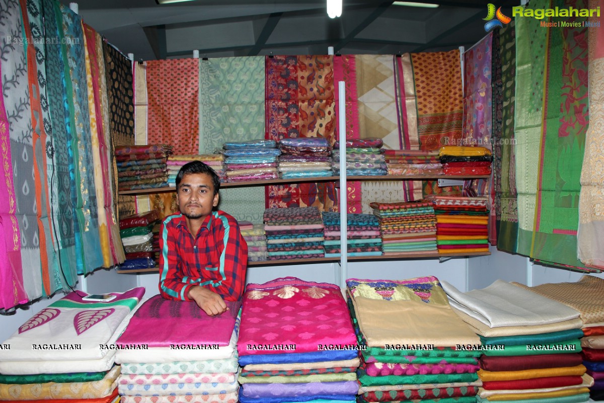 Lepakshi Cotton and Silk Fab at Sri Satya Sai Nigamagamam, Hyderabad