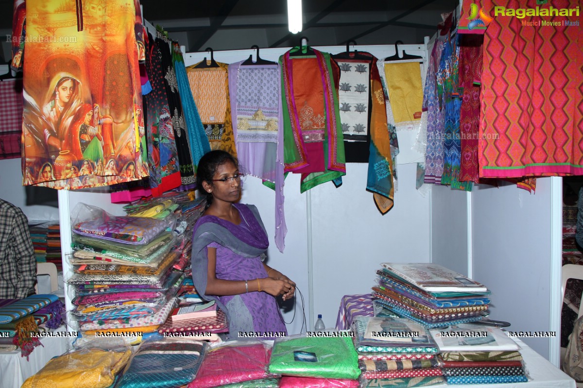 Lepakshi Cotton and Silk Fab at Sri Satya Sai Nigamagamam, Hyderabad