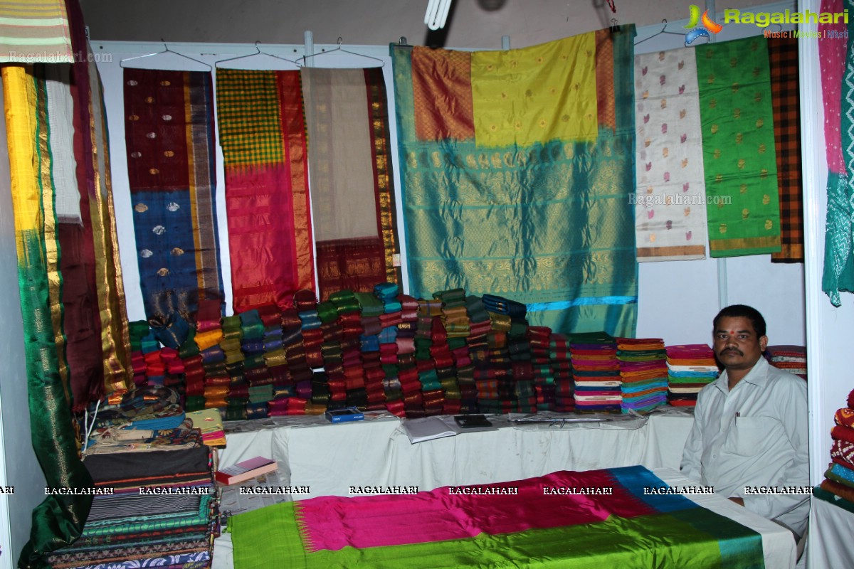 Lepakshi Cotton and Silk Fab at Sri Satya Sai Nigamagamam, Hyderabad