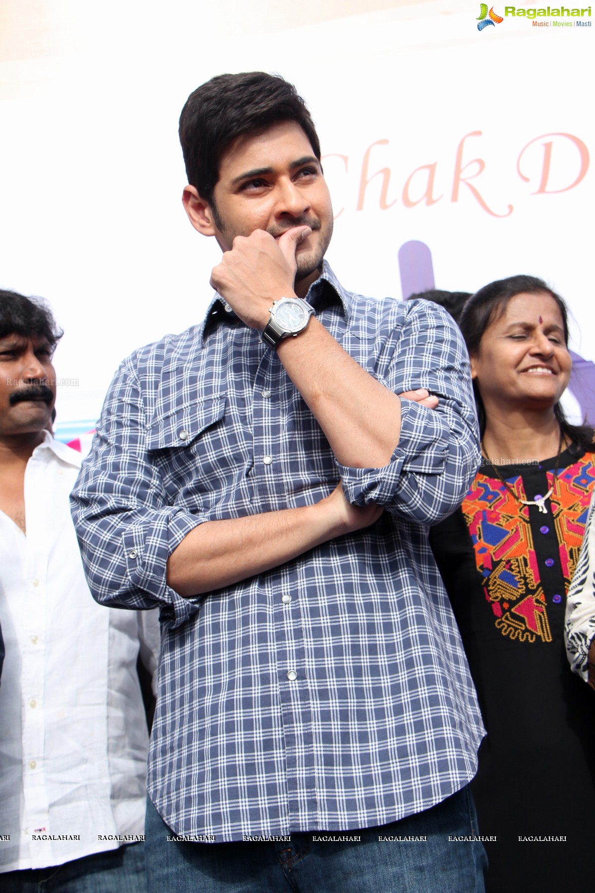 Mahesh Babu flags off Hyderabad Bicycling Club's 'Chak De India Ride'