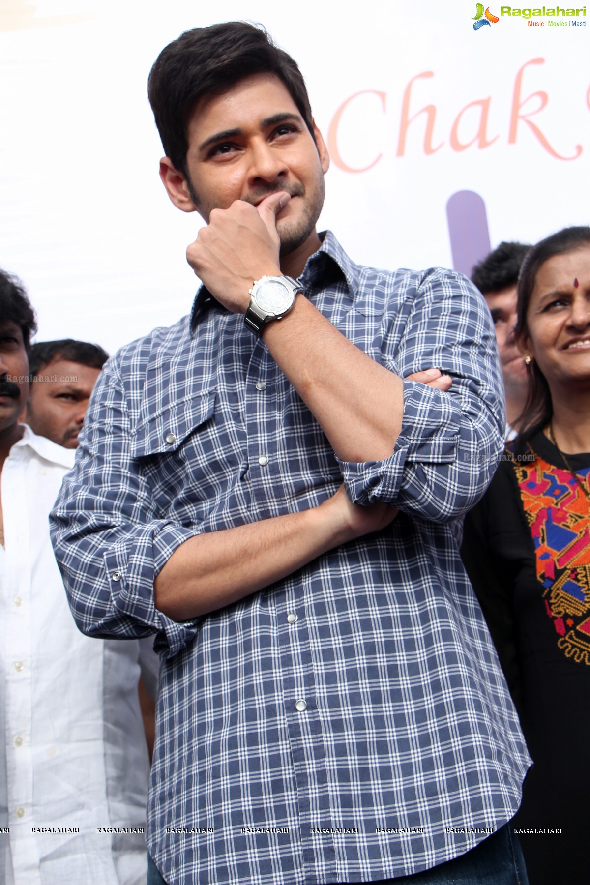 Mahesh Babu flags off Hyderabad Bicycling Club's 'Chak De India Ride'