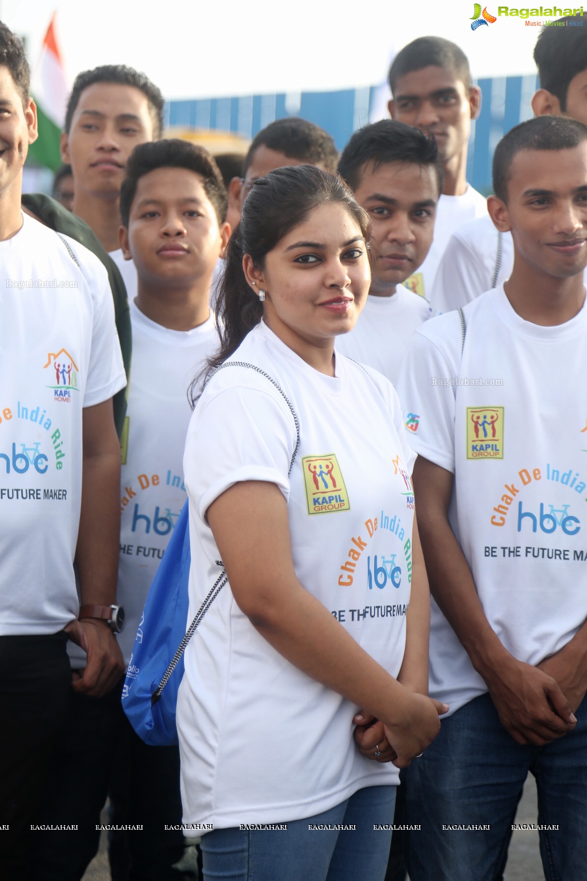 Mahesh Babu flags off Hyderabad Bicycling Club's 'Chak De India Ride'