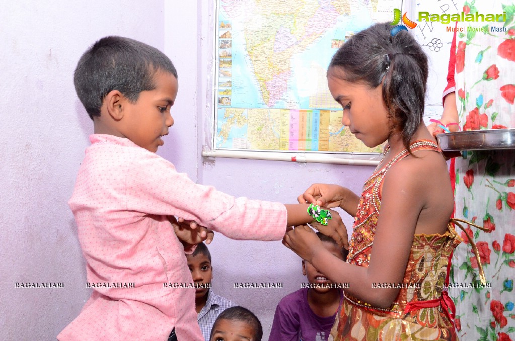 Rakhi Celebrations with Manali Rathod at Mathru Devo Bhava Charitable Trust, Hyderabad