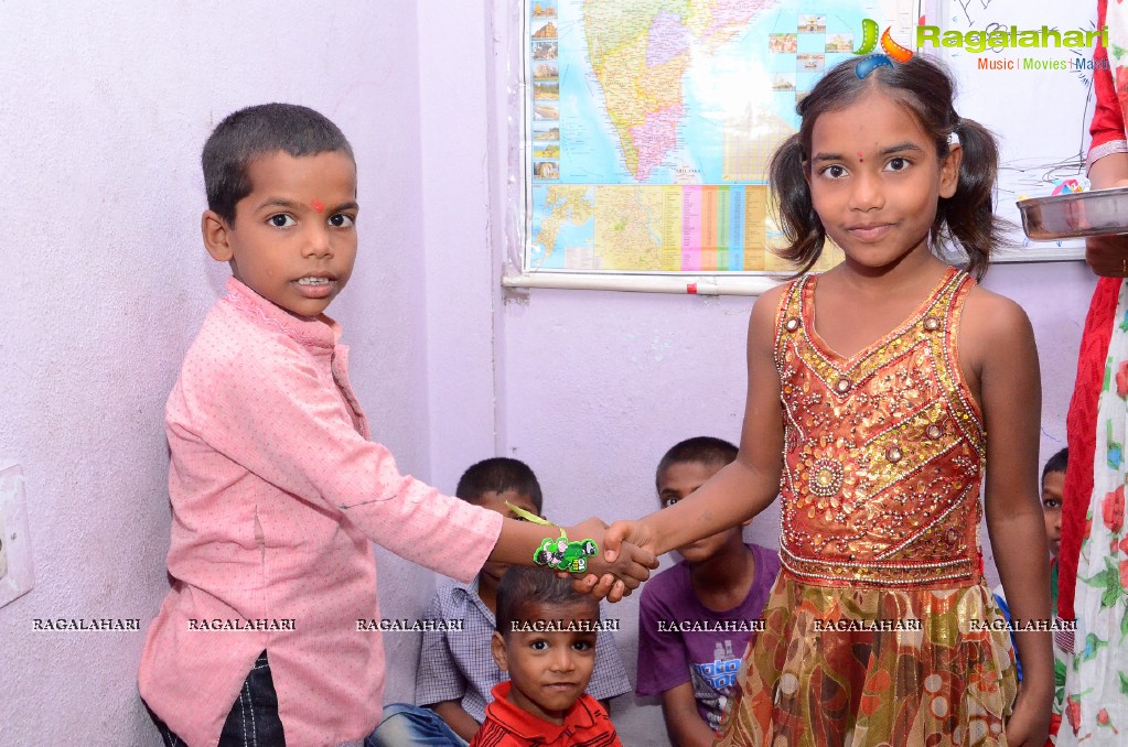 Rakhi Celebrations with Manali Rathod at Mathru Devo Bhava Charitable Trust, Hyderabad