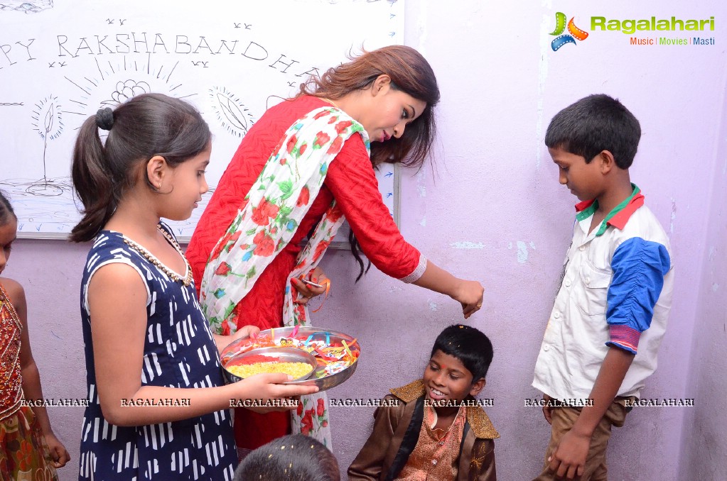 Rakhi Celebrations with Manali Rathod at Mathru Devo Bhava Charitable Trust, Hyderabad