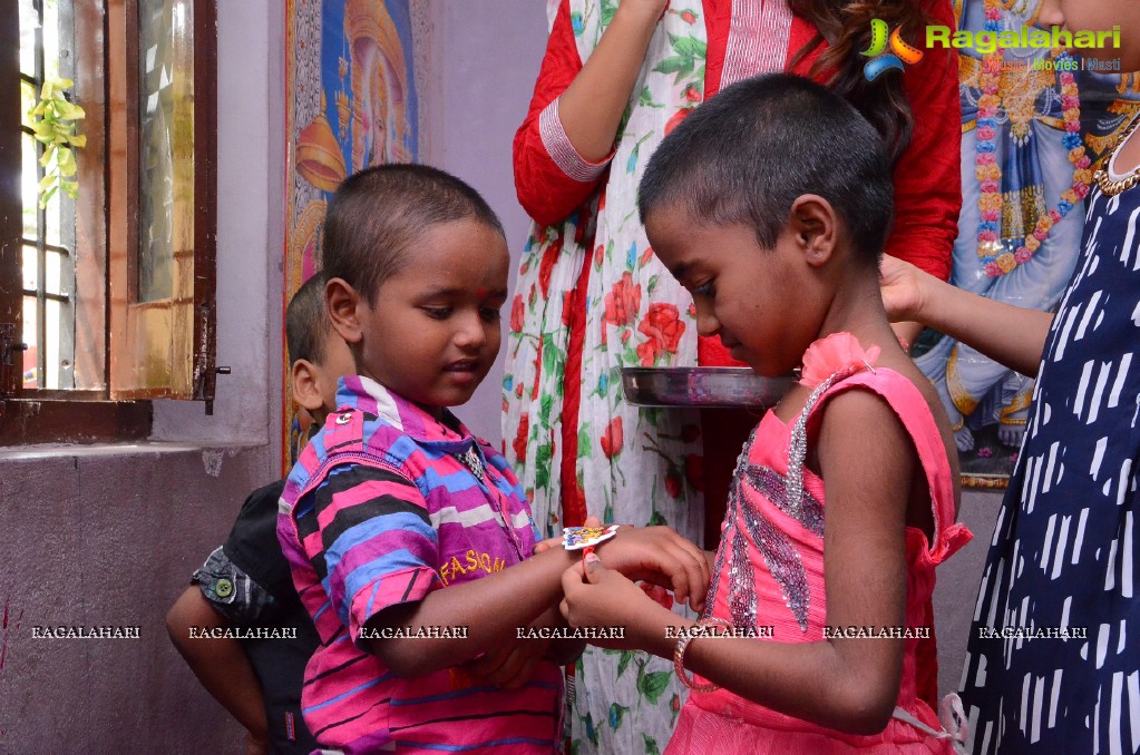 Rakhi Celebrations with Manali Rathod at Mathru Devo Bhava Charitable Trust, Hyderabad