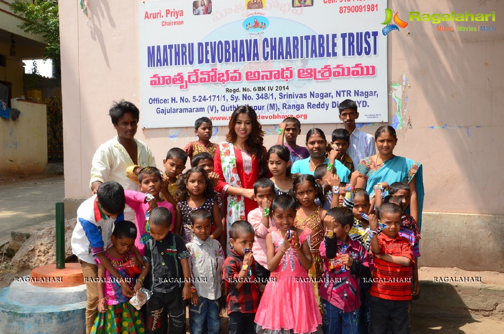 Rakhi Celebrations with Manali Rathod at Mathru Devo Bhava Charitable Trust, Hyderabad