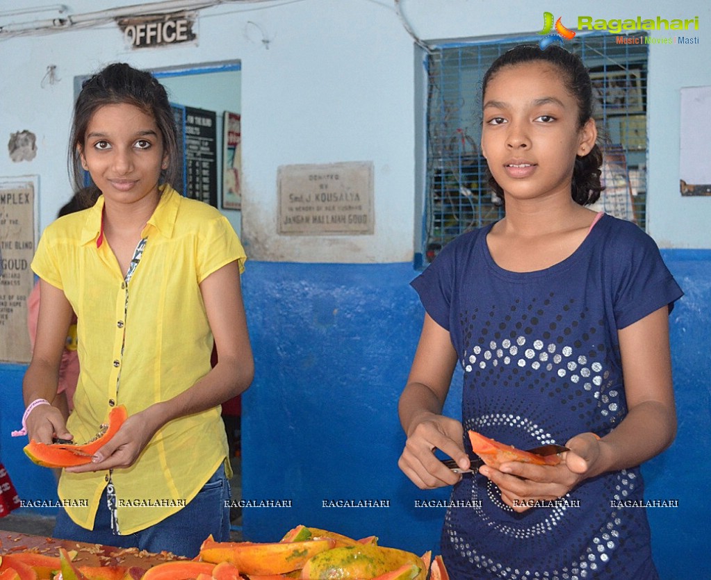 Naina Jaiswal distribution of Fruits and Biscuits to Devnar Blind Students