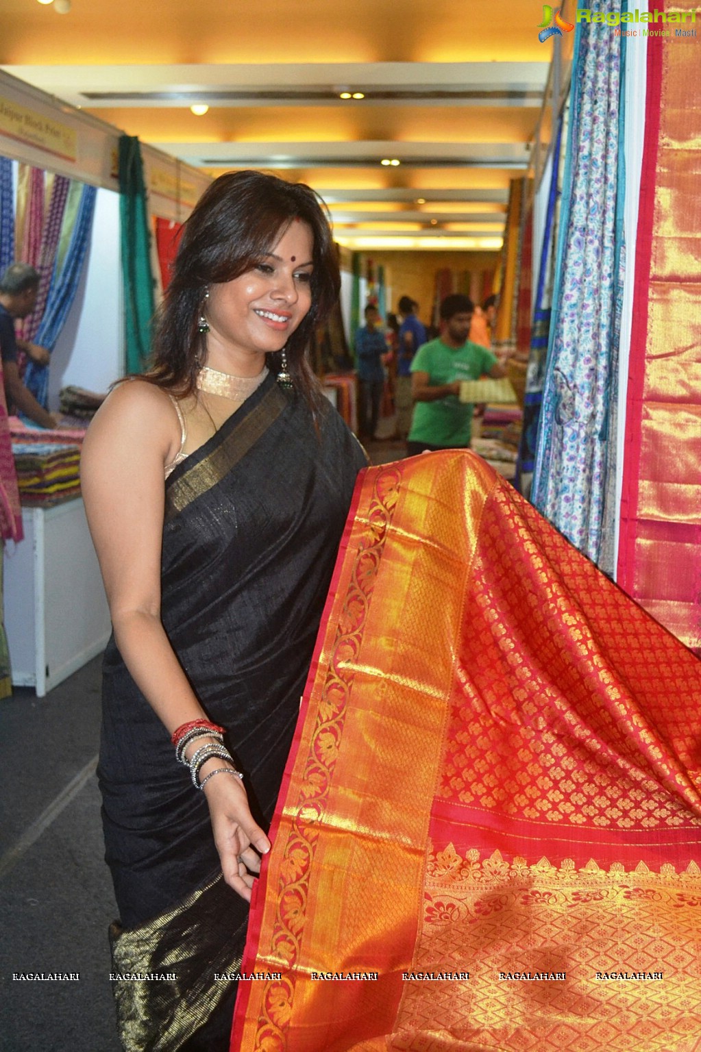 Pinky Pradhan launches Silk India Expo