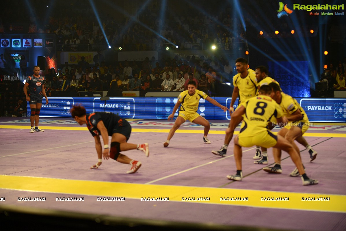 Venkatesh and Lakshmi Manchu at Pro Kabaddi League Telugu Titans Vs Patna Pirates Match