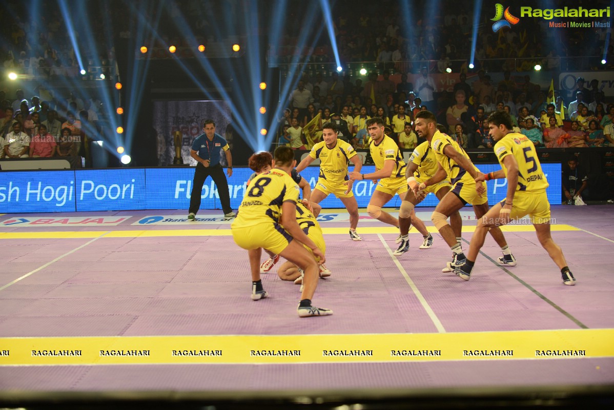 Venkatesh and Lakshmi Manchu at Pro Kabaddi League Telugu Titans Vs Patna Pirates Match