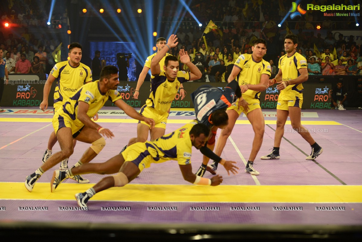 Venkatesh and Lakshmi Manchu at Pro Kabaddi League Telugu Titans Vs Patna Pirates Match