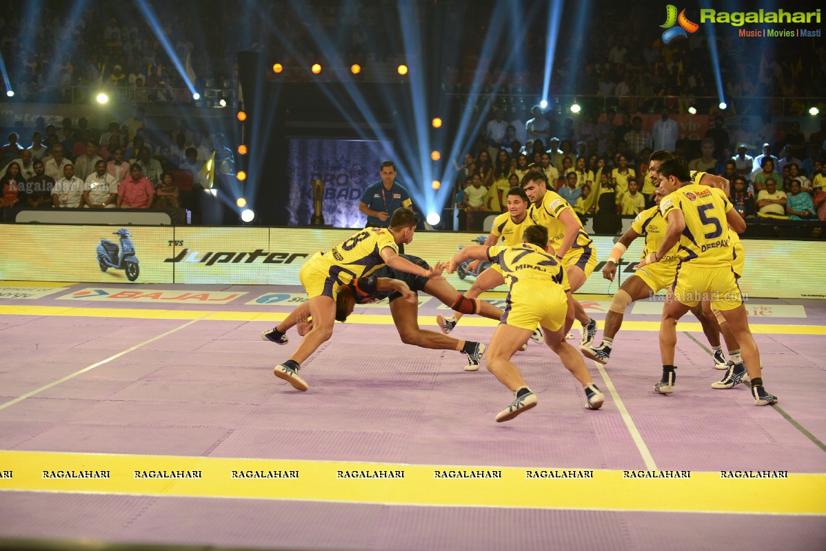 Venkatesh and Lakshmi Manchu at Pro Kabaddi League Telugu Titans Vs Patna Pirates Match