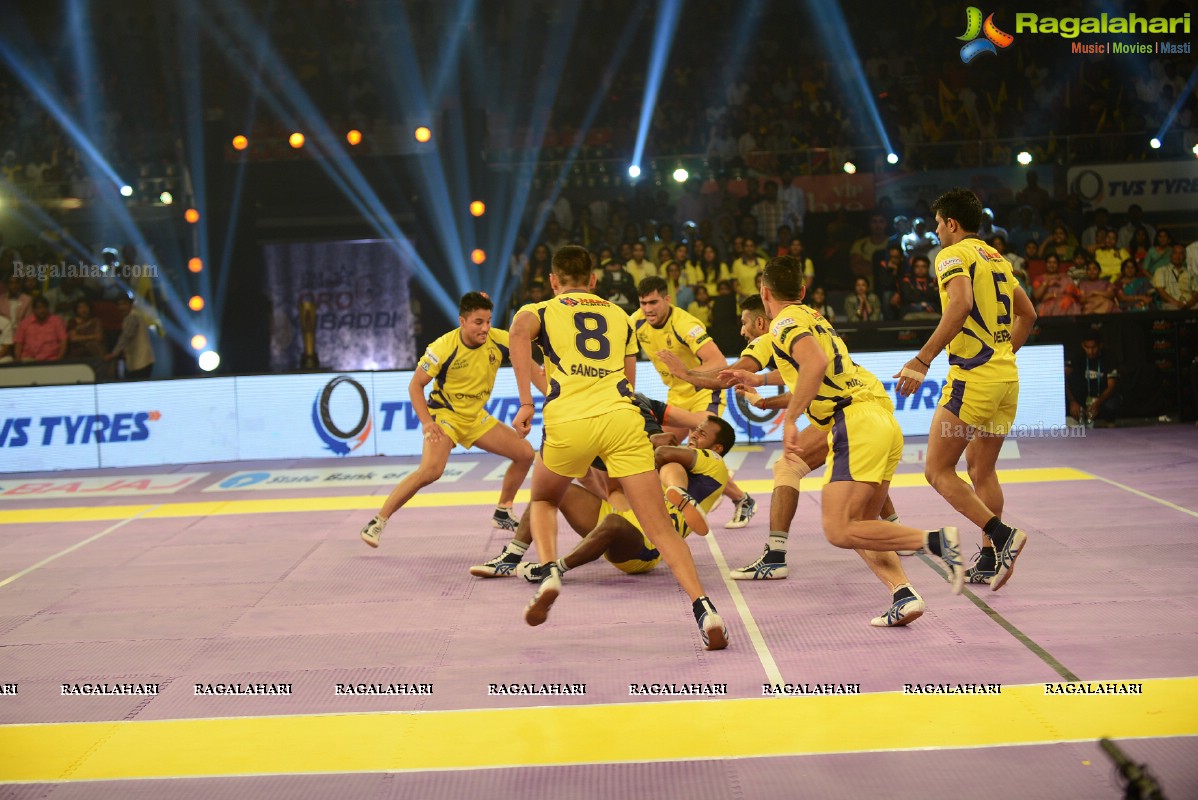 Venkatesh and Lakshmi Manchu at Pro Kabaddi League Telugu Titans Vs Patna Pirates Match