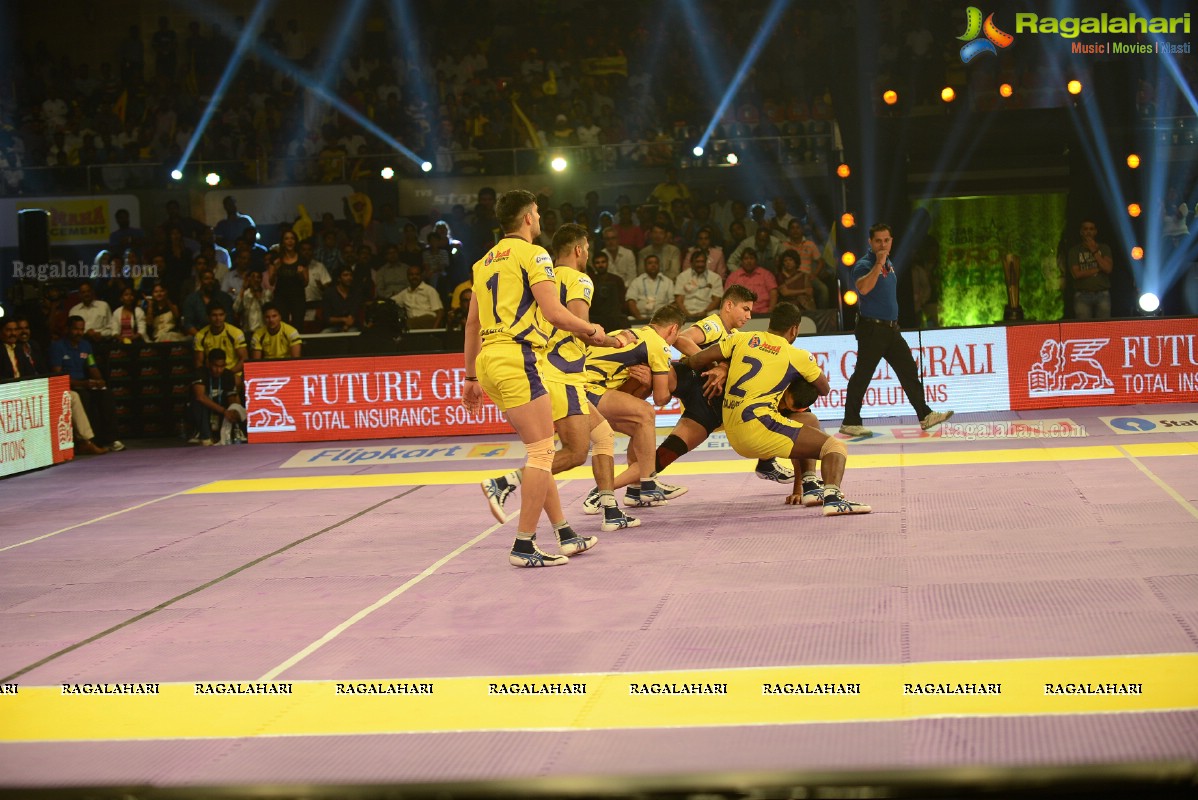 Venkatesh and Lakshmi Manchu at Pro Kabaddi League Telugu Titans Vs Patna Pirates Match