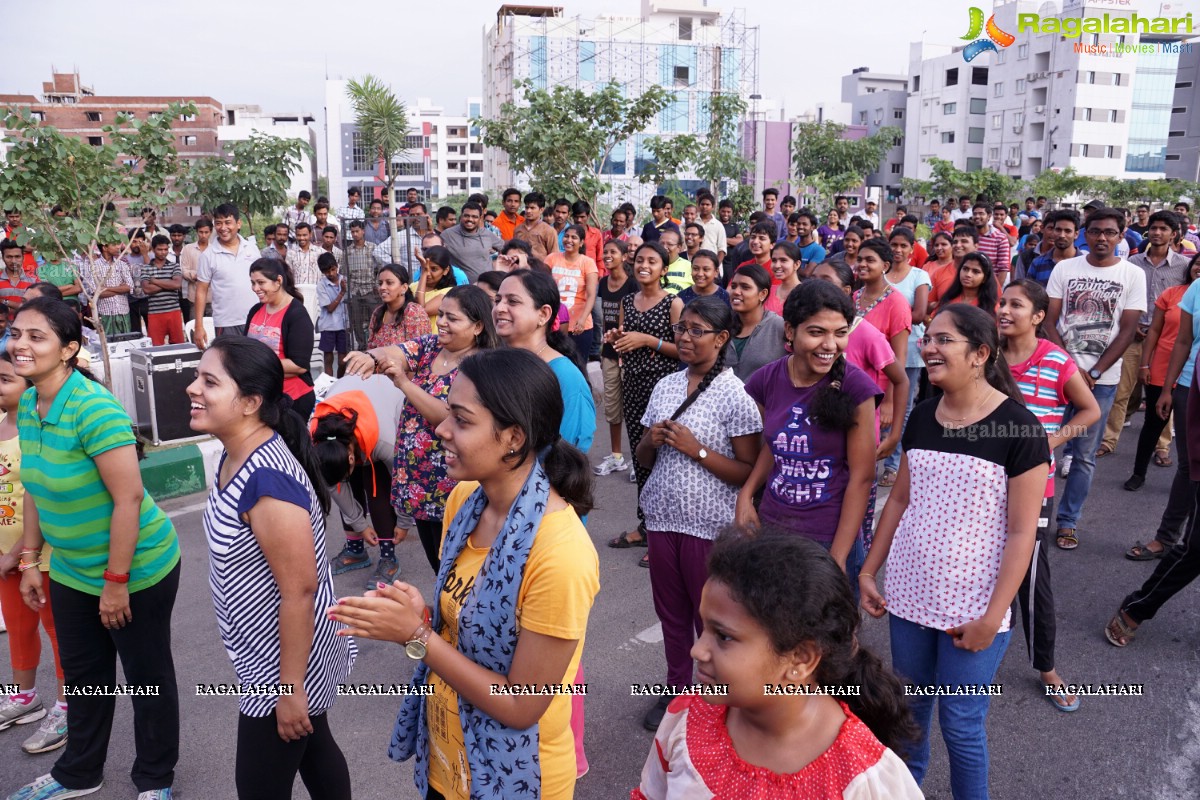 Friendship Day Celebrations 2015 at Raahgiri Day, Hyderabad