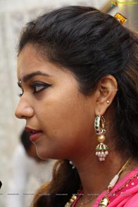 Swathi inaugurates PMJ Jewellery Exhibition