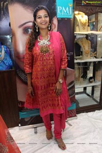 Swathi inaugurates PMJ Jewellery Exhibition