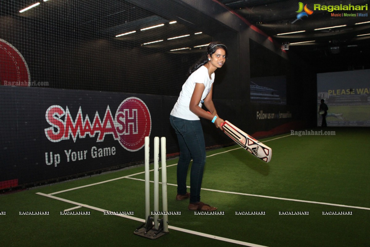 Sachin Tendulkar launches Smaaash at Inorbit Mall, Hyderabad