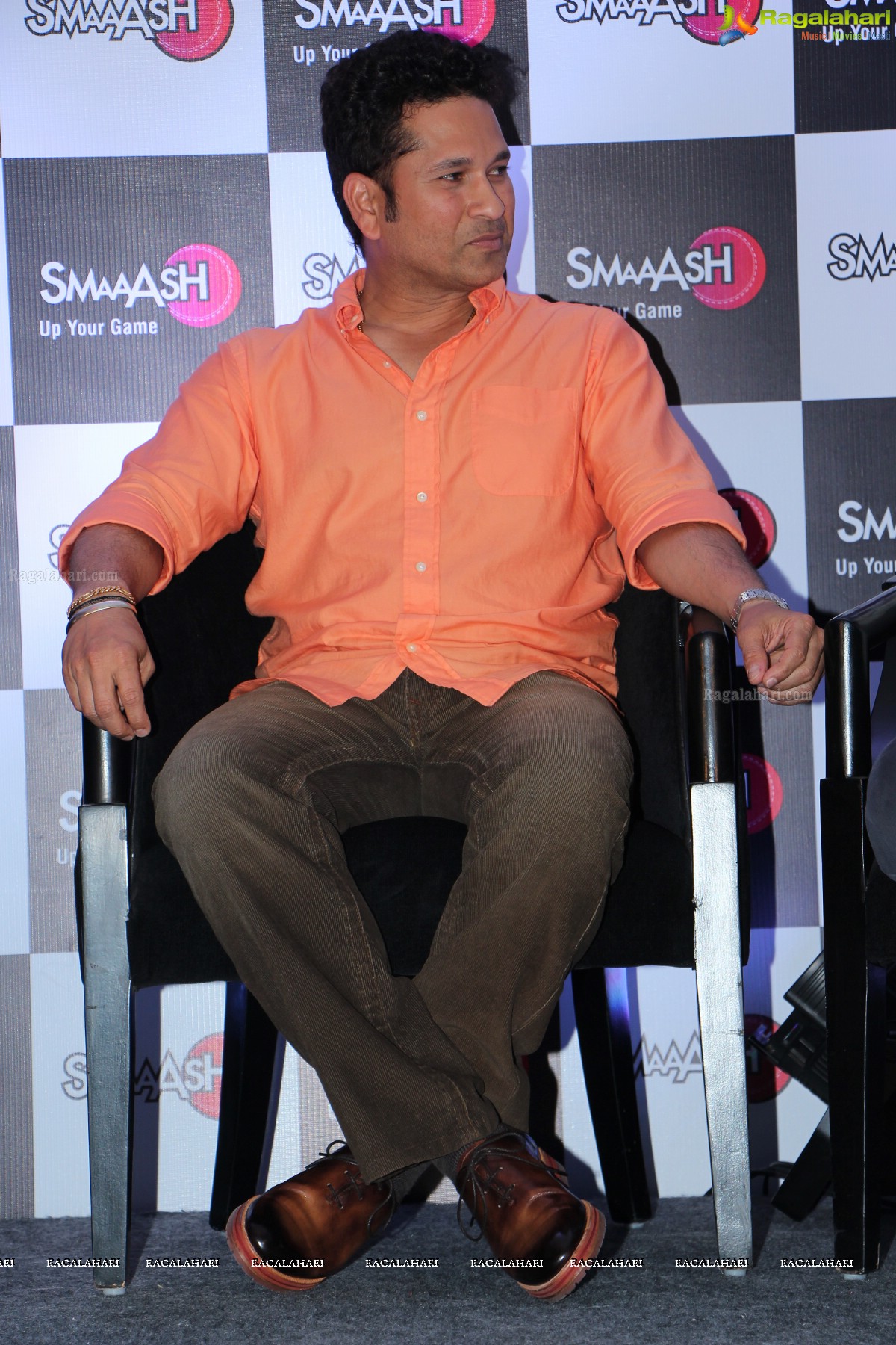 Sachin Tendulkar launches Smaaash at Inorbit Mall, Hyderabad