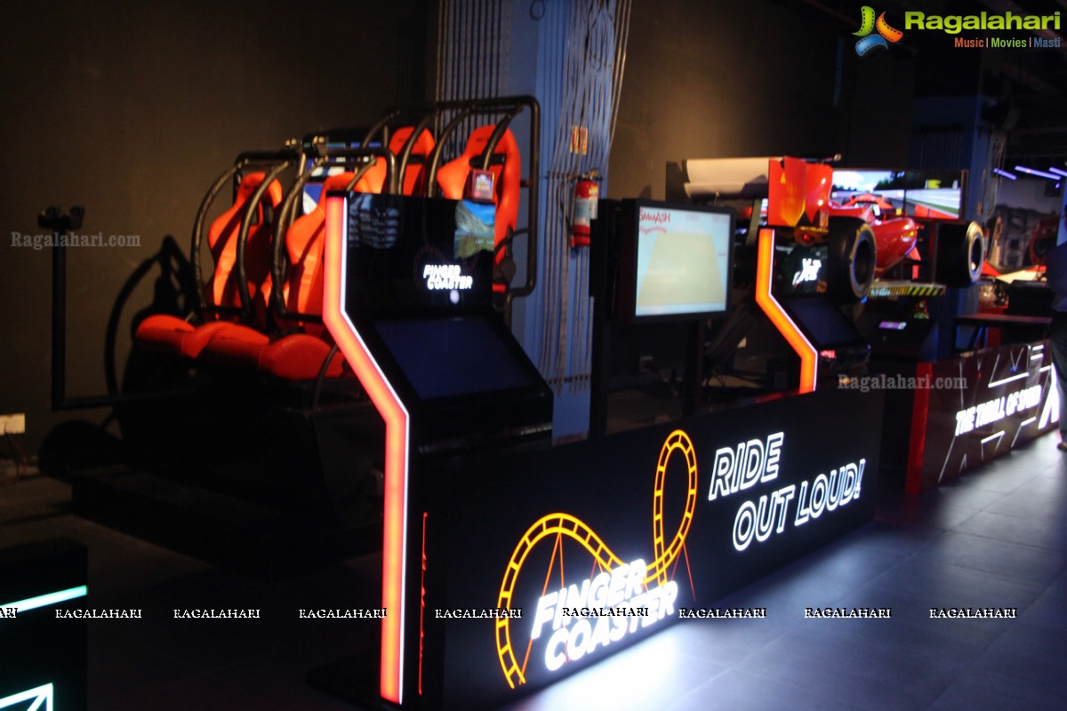 Sachin Tendulkar launches Smaaash at Inorbit Mall, Hyderabad