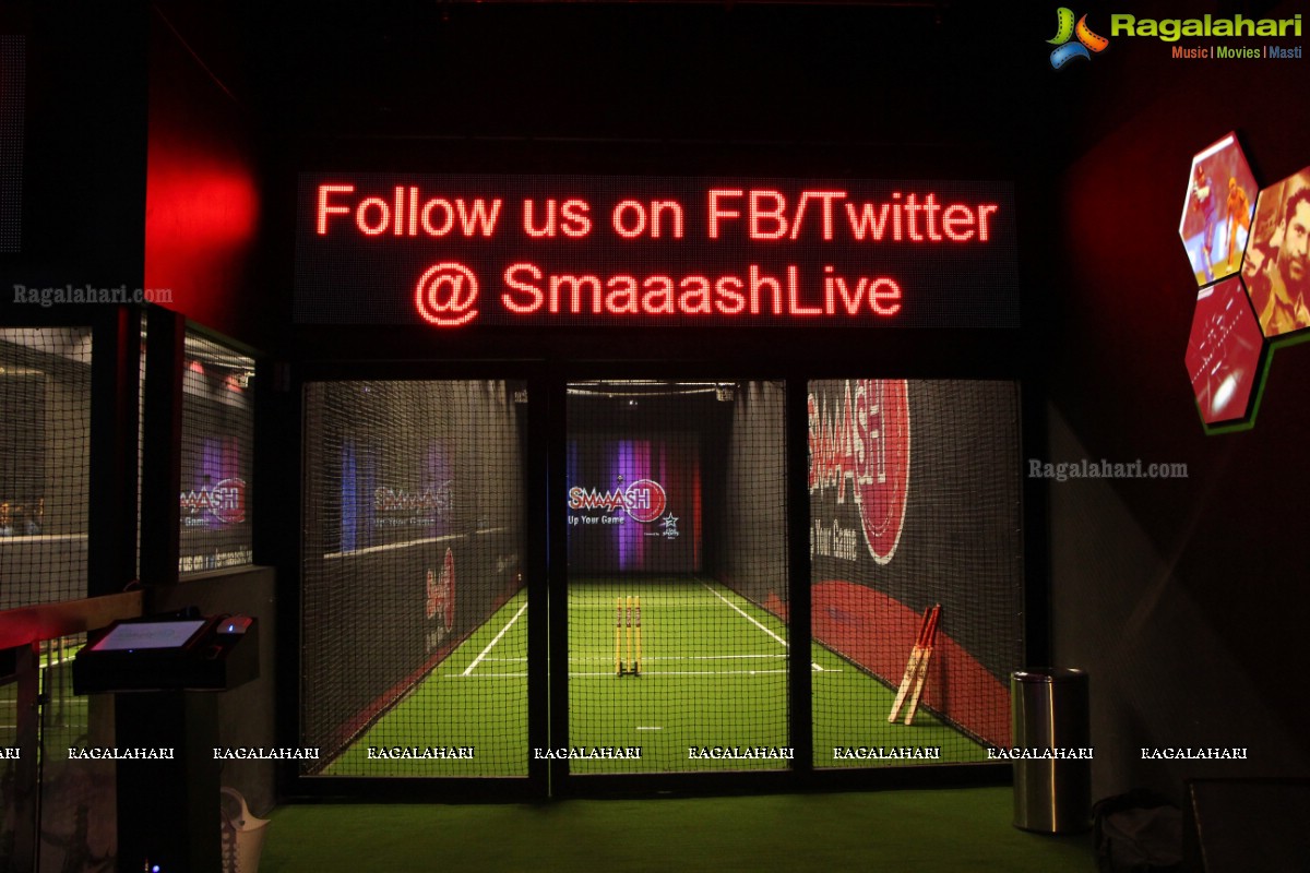 Sachin Tendulkar launches Smaaash at Inorbit Mall, Hyderabad