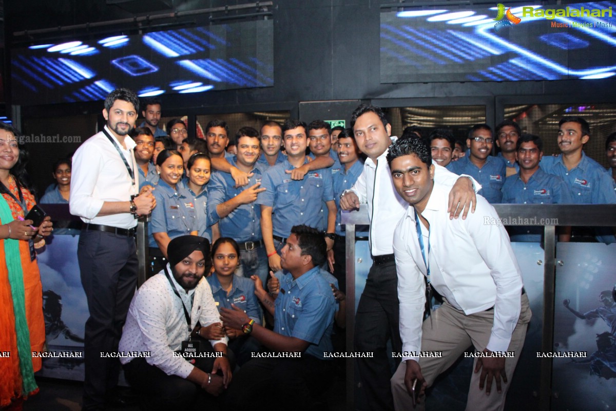 Sachin Tendulkar launches Smaaash at Inorbit Mall, Hyderabad