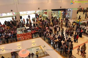 Sachin Tendulkar launches Smaaash at Inorbit Mall