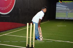 Sachin Tendulkar launches Smaaash at Inorbit Mall