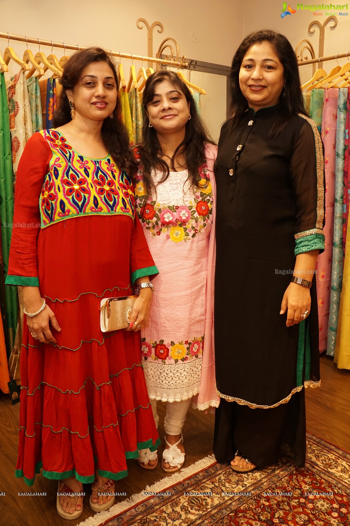 Pinky Reddy launches Shakuntalay Handloom Sarees at Manomay