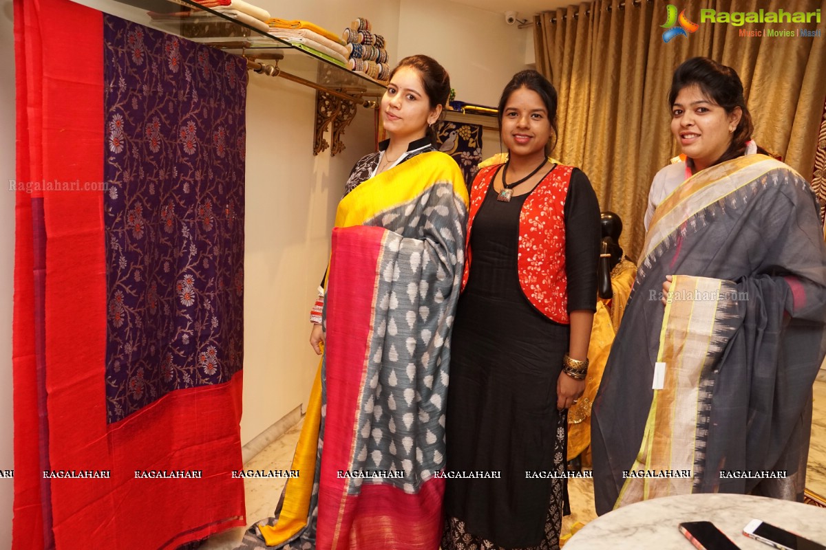 Handlooms Day 2015 Celebrations at Singhanias, Hyderabad