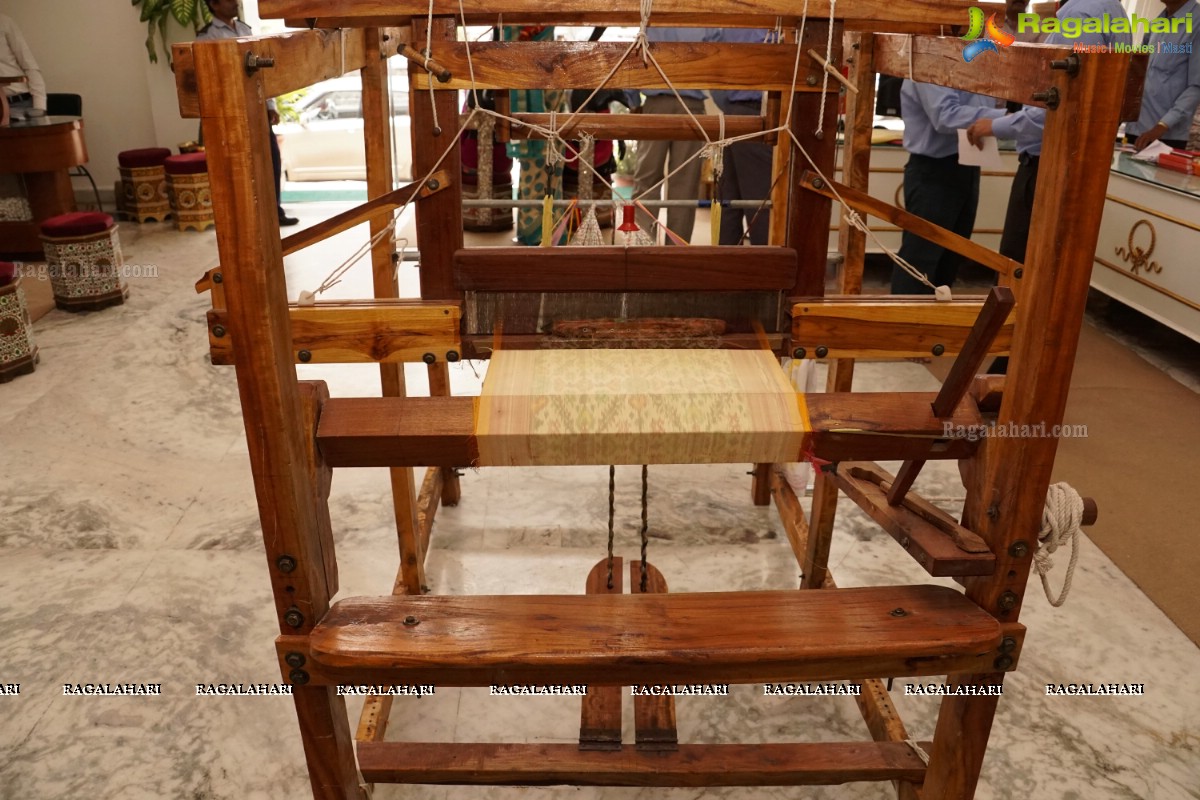 Handlooms Day 2015 Celebrations at Singhanias, Hyderabad