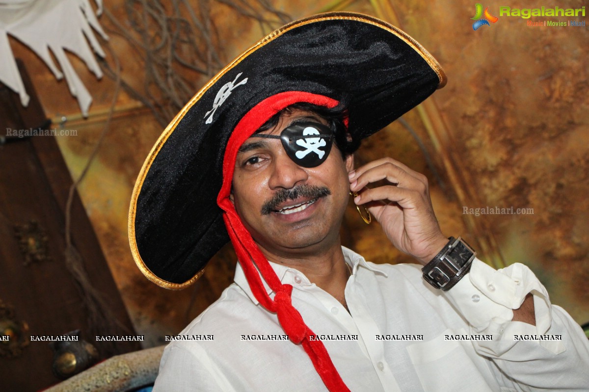 Stellar Ramesh Patel's Grand Birthday Bash 2015 at Pirate Brew, Hyderabad