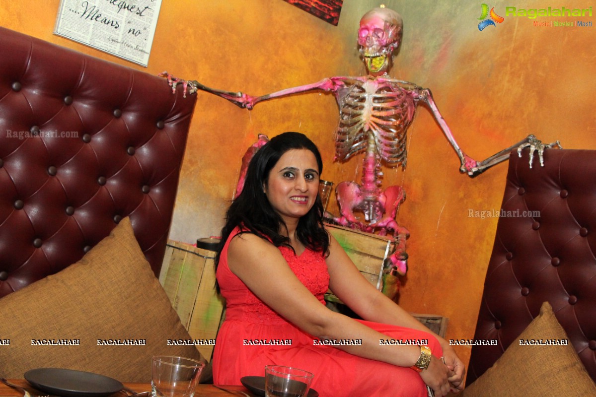 Stellar Ramesh Patel's Grand Birthday Bash 2015 at Pirate Brew, Hyderabad